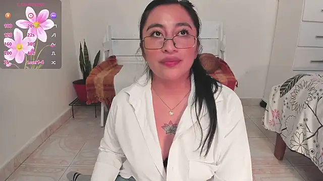 LisaHadwin online show from October 13, 8:43 pm