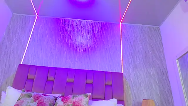 Snapshot of AmberrRosee chatting on December 2, 7:59 pm AmberrRosee online show from December 2, 7:59 pm