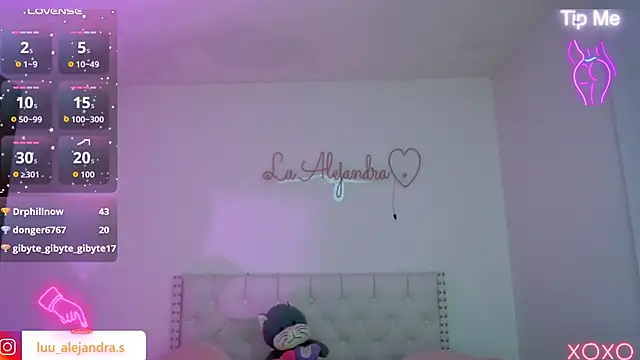 alee lenoxx online show from September 29, 10:00 am