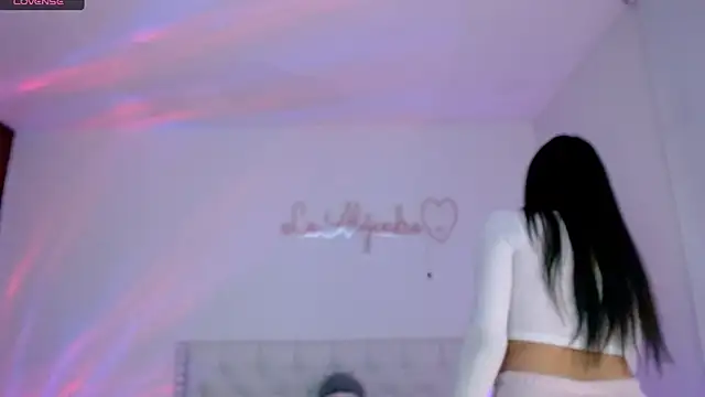 Snapshot of alee_lenoxx chatting on October 28, 7:07 am alee lenoxx online show from October 28, 7:07 am