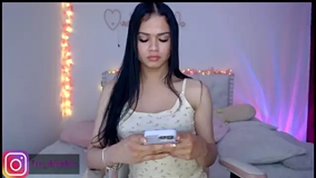 Snapshot of alee_lenoxx chatting on July 3, 2:18 am alee lenoxx online show from July 3, 2:18 am