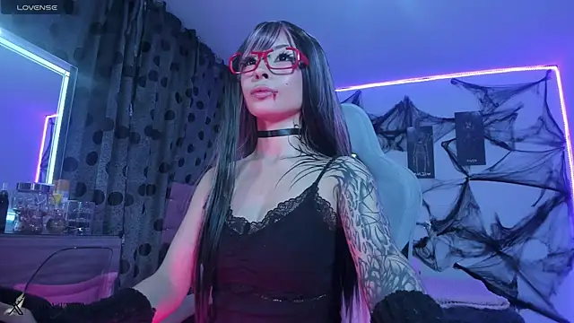 satanbabee online show from October 7, 11:28 pm