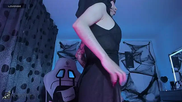 satanbabee online show from October 25, 12:21 am