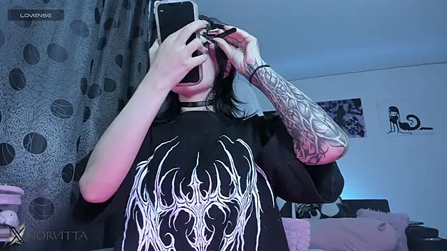 satanbabee online show from December 17, 10:37 pm