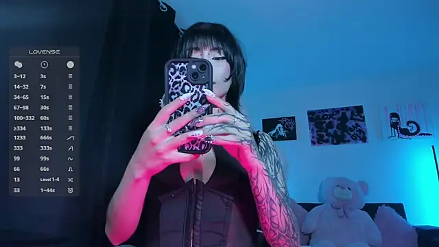 satanbabee online show from April 24, 12:34 am