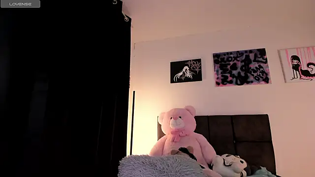 Snapshot of satanbabee chatting on July 16, 1:02 am satanbabee online show from July 16, 1:02 am