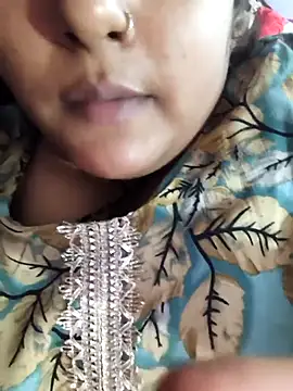 Snapshot of MohiniBhabhi chatting on October 31, 11:51 am MohiniBhabhi online show from October 31, 11:51 am