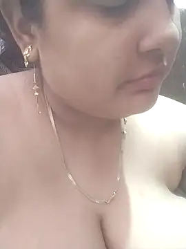 Snapshot of MohiniBhabhi chatting on March 4, 3:55 am MohiniBhabhi online show from March 4, 3:55 am