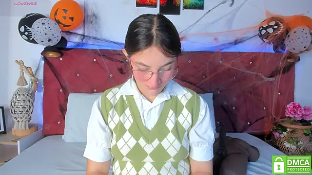 Ruth harvey  online show from October 31, 12:13 pm