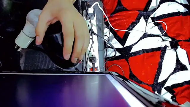 Snapshot of tayiro_r chatting on October 22, 11:14 pm tayiro r online show from October 22, 11:14 pm