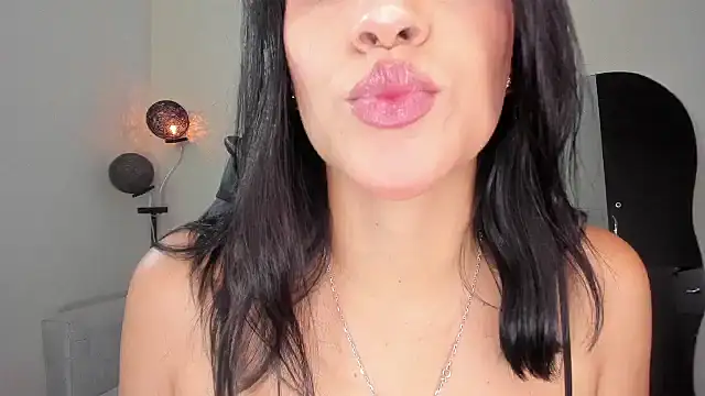 Snapshot of AvaAngel69 chatting on June 27, 2:39 am AvaAngel69 online show from June 27, 2:39 am