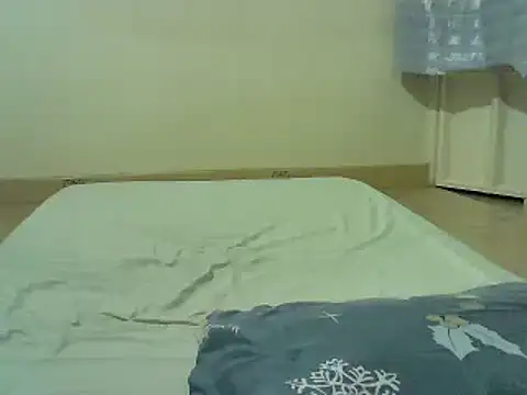 Snapshot of princess-cutie12 chatting on March 13, 6:23 pm princess-cutie12 online show from March 13, 6:23 pm