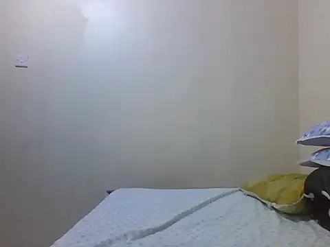 Snapshot of princess-cutie12 chatting on September 21, 7:13 am princess-cutie12 online show from September 21, 7:13 am