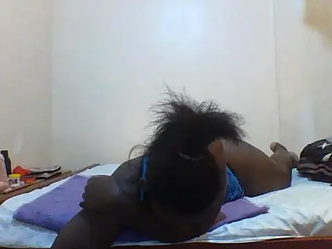 Snapshot of princess-cutie12 chatting on June 27, 12:22 pm princess-cutie12 online show from June 27, 12:22 pm