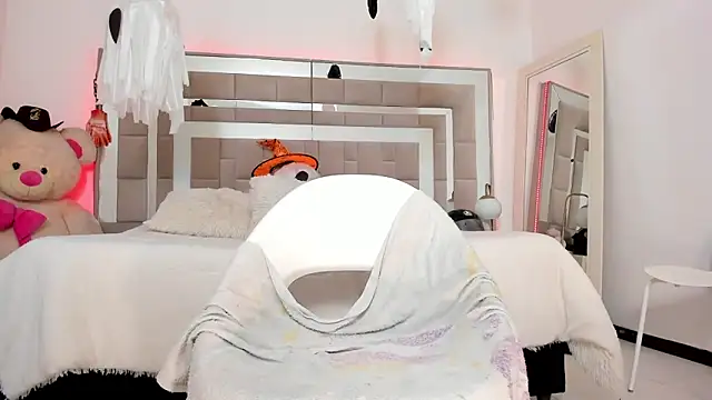 Nicolle foxy online show from October 29, 7:46 pm