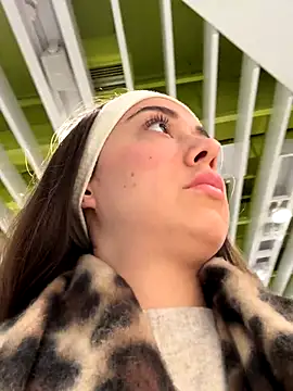 emiliasommer online show from October 14, 12:39 pm