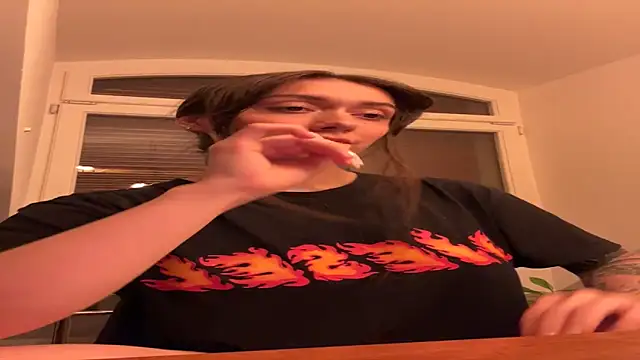 emiliasommer online show from September 30, 6:25 pm