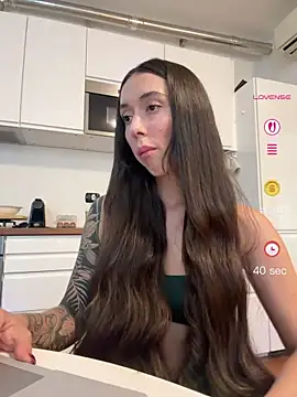 emiliasommer online show from June 1, 5:01 pm