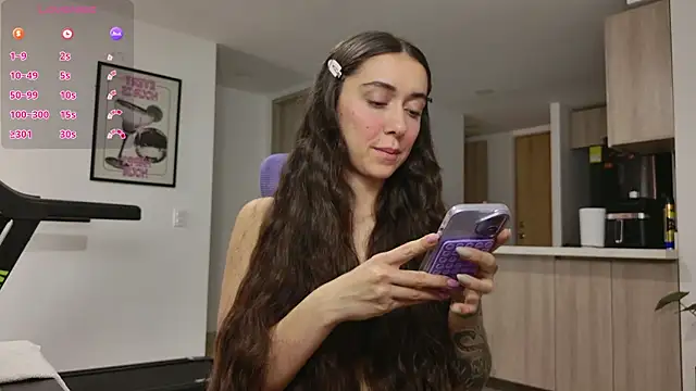 emiliasommer online show from April 7, 12:18 pm