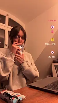 emiliasommer online show from October 1, 6:56 pm