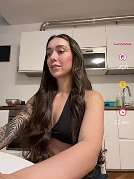 emiliasommer online show from June 2, 3:56 pm