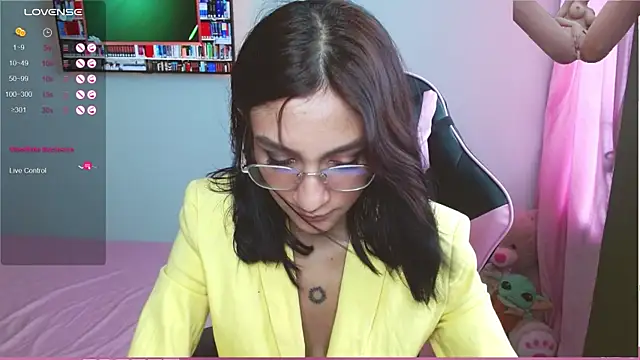 Snapshot of Mei_Kelly chatting on January 23, 7:07 pm Mei Kelly online show from January 23, 7:07 pm