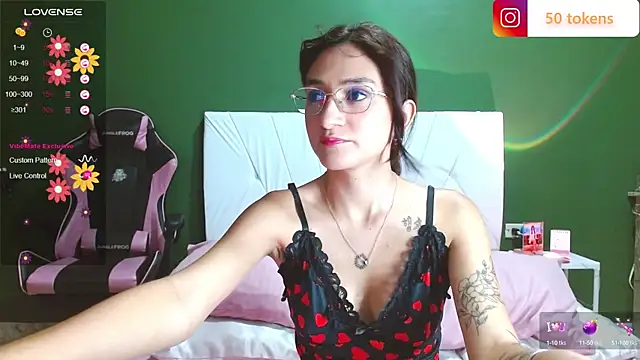 Snapshot of Mei_Kelly chatting on March 18, 12:30 am Mei Kelly online show from March 18, 12:30 am