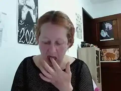 ViioletaMora online show from February 19, 11:45 pm