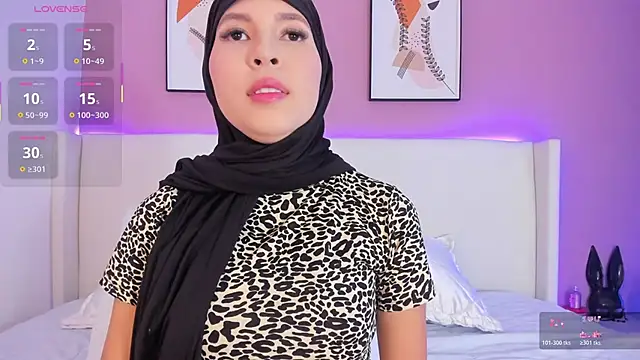 shann a online show from November 15, 7:18 pm