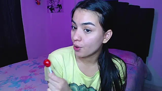 Snapshot of Ariel_Zeo1 chatting on June 1, 7:57 pm Ariel Zeo1 online show from June 1, 7:57 pm