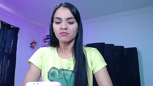 Snapshot of Ariel_Zeo1 chatting on October 10, 7:36 pm Ariel Zeo1 online show from October 10, 7:36 pm