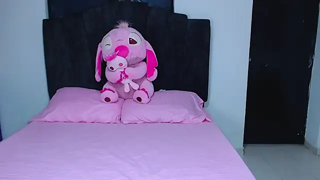 Ariel Zeo1 online show from February 26, 7:14 pm