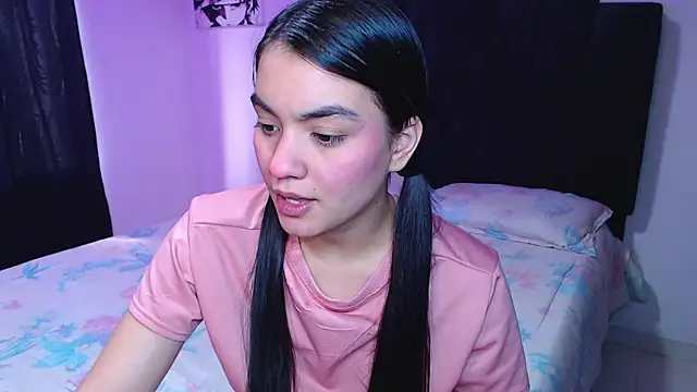 Snapshot of Ariel_Zeo1 chatting on May 29, 8:04 pm Ariel Zeo1 online show from May 29, 8:04 pm