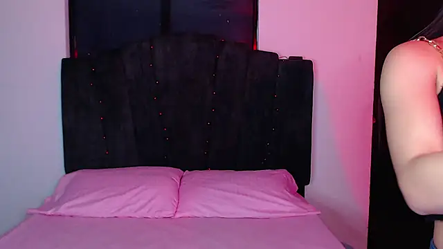 Ariel Zeo1 online show from February 13, 7:25 pm