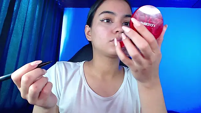 Snapshot of Ariel_Zeo1 chatting on January 23, 7:29 pm Ariel Zeo1 online show from January 23, 7:29 pm