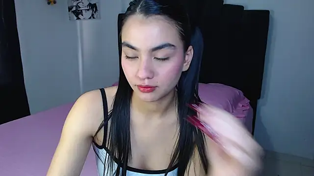 Snapshot of Ariel_Zeo1 chatting on May 14, 7:44 pm Ariel Zeo1 online show from May 14, 7:44 pm