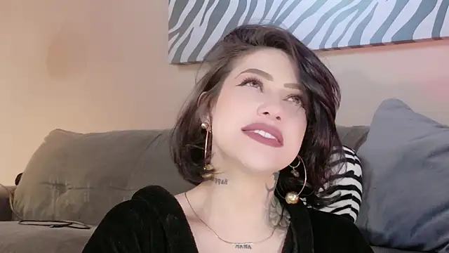 Hannah Borbon online show from January 8, 2:39 am