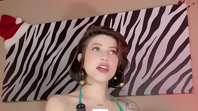 Hannah Borbon online show from December 14, 12:50 am