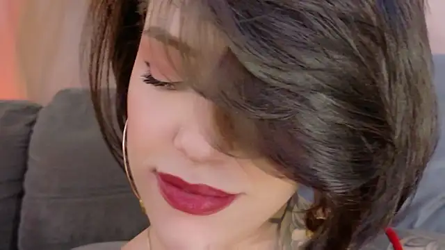 Hannah Borbon online show from July 2, 1:17 am