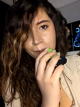 maliciaworld online show from April 18, 7:07 pm