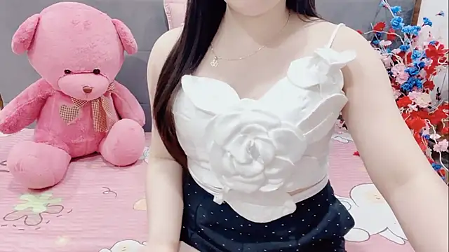 Snapshot of Funikio chatting on February 9, 1:53 pm Funikio online show from February 9, 1:53 pm