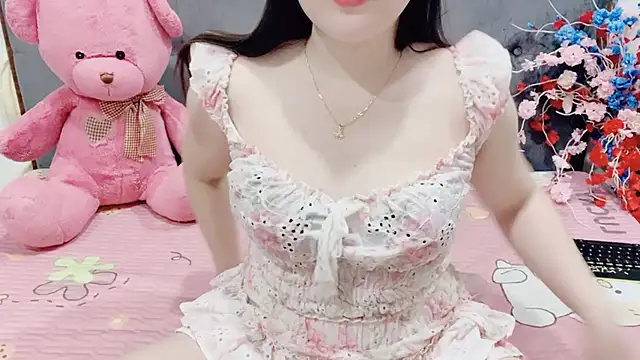 Snapshot of Funikio chatting on February 22, 1:41 am Funikio online show from February 22, 1:41 am