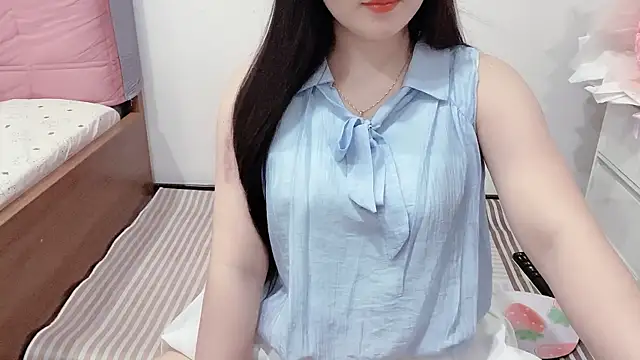 Snapshot of Funikio chatting on July 16, 2:25 pm Funikio online show from July 16, 2:25 pm