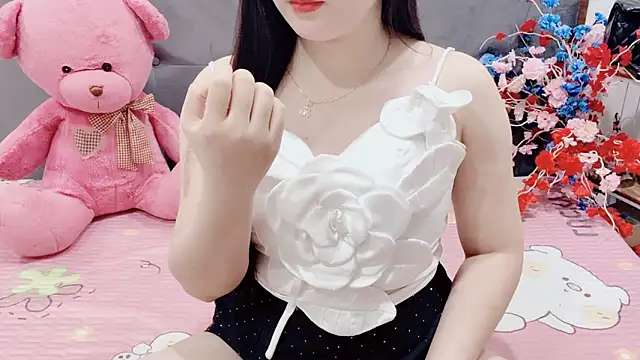 Snapshot of Funikio chatting on February 12, 2:33 am Funikio online show from February 12, 2:33 am