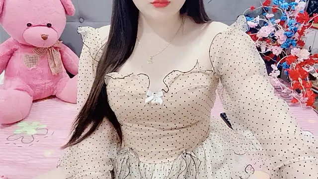 Snapshot of Funikio chatting on February 11, 2:28 pm Funikio online show from February 11, 2:28 pm