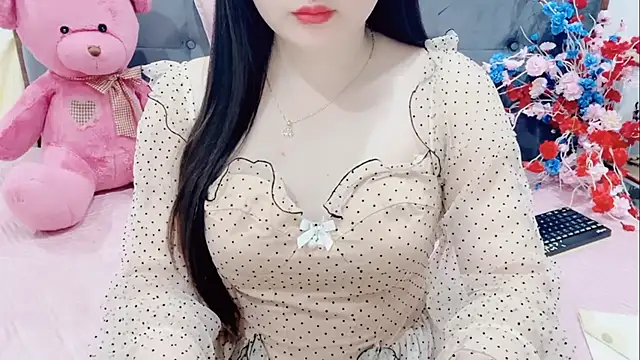 Snapshot of Funikio chatting on February 4, 1:22 am Funikio online show from February 4, 1:22 am