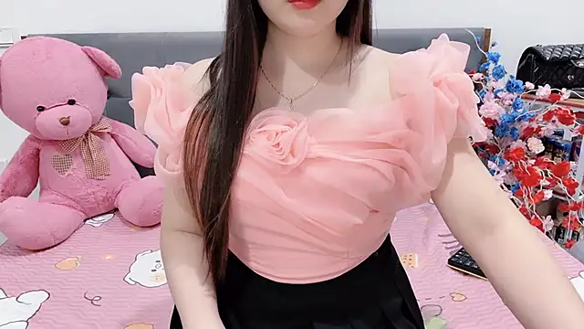 Funikio online show from April 18, 2:19 pm