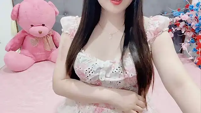 Snapshot of Funikio chatting on February 24, 2:07 pm Funikio online show from February 24, 2:07 pm