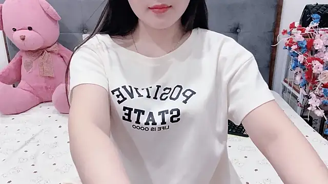 Snapshot of Funikio chatting on June 7, 2:06 am Funikio online show from June 7, 2:06 am