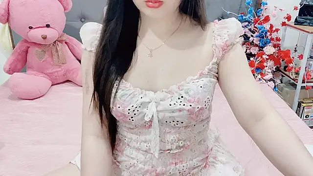 Snapshot of Funikio chatting on February 27, 3:34 pm Funikio online show from February 27, 3:34 pm